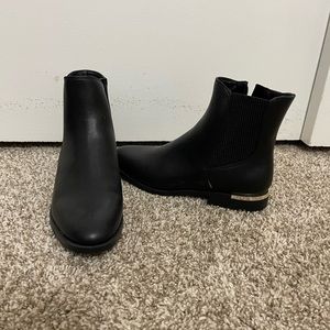Black Chelsea boots